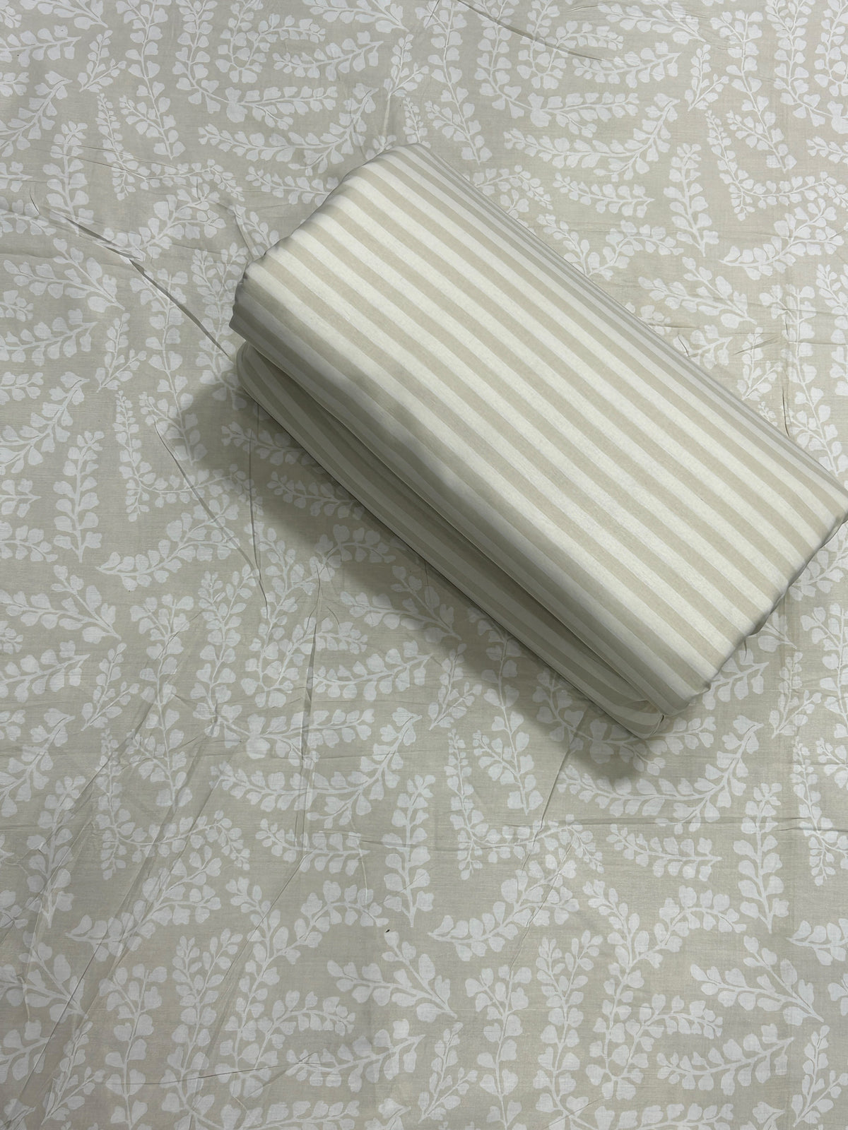 Luxury Pink Floral Printed Bedsheet Set with Matching Pillow Covers