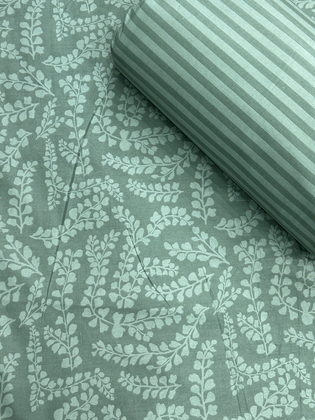 Luxury Pink Floral Printed Bedsheet Set with Matching Pillow Covers